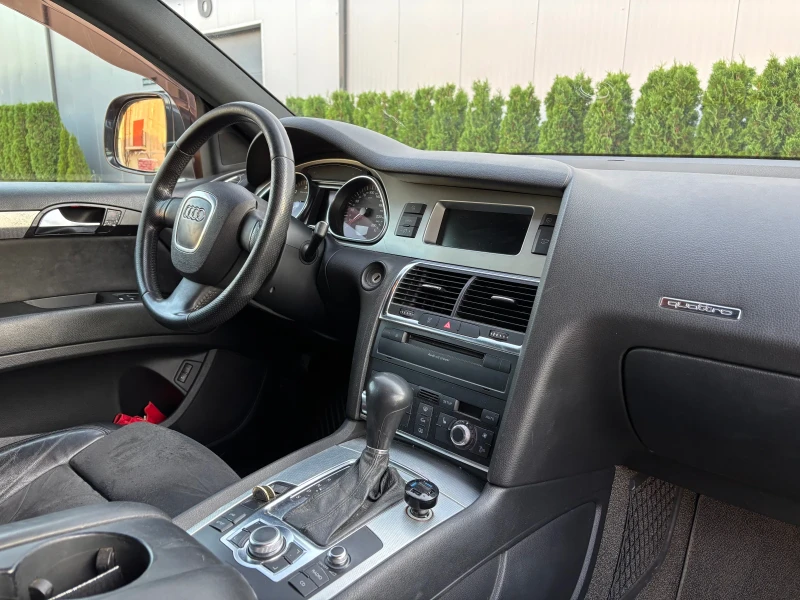 Audi Q7 3.0 TDI РЕГИСТРИРАНА/ОБСЛУЖЕНА/КАЧВАШ СЕ И КАРАШ, снимка 10 - Автомобили и джипове - 51344363