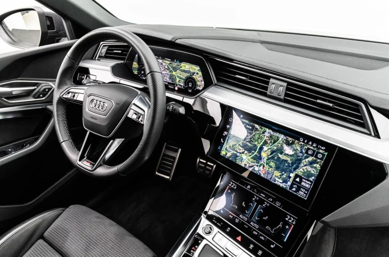 Audi Q8 55 E-TRON/SPORTBACK/S-LINE/BLACK OPTIC/LIFT/360/, снимка 13 - Автомобили и джипове - 51404319