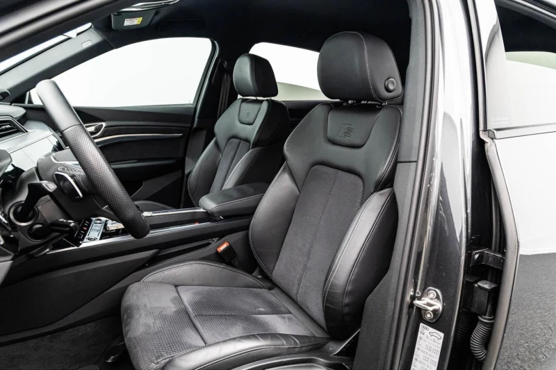 Audi Q8 55 E-TRON/SPORTBACK/S-LINE/BLACK OPTIC/LIFT/360/, снимка 9 - Автомобили и джипове - 51404319