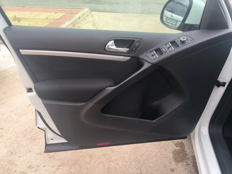 VW Tiguan 2.0d-4Motion-Automat-Euro-5B, снимка 12 - Автомобили и джипове - 52388840