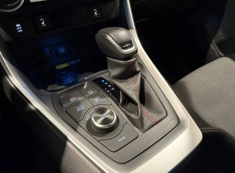 Toyota Rav4 Plug in hybrid , снимка 7 - Автомобили и джипове - 53031942