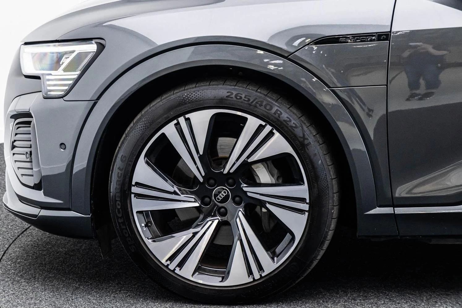Audi Q8 55 E-TRON/SPORTBACK/S-LINE/BLACK OPTIC/LIFT/360/ - изображение 4