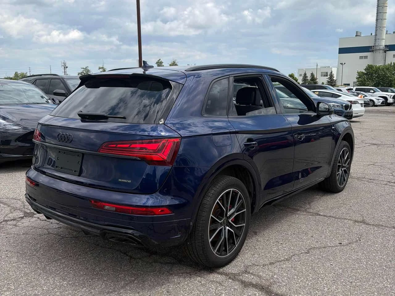 Audi Q5 * Progressiv * CARFAX * ОПЦИЯ ЗА ФИНАНСИРАНЕ, снимка 3 - Автомобили и джипове - 55040319