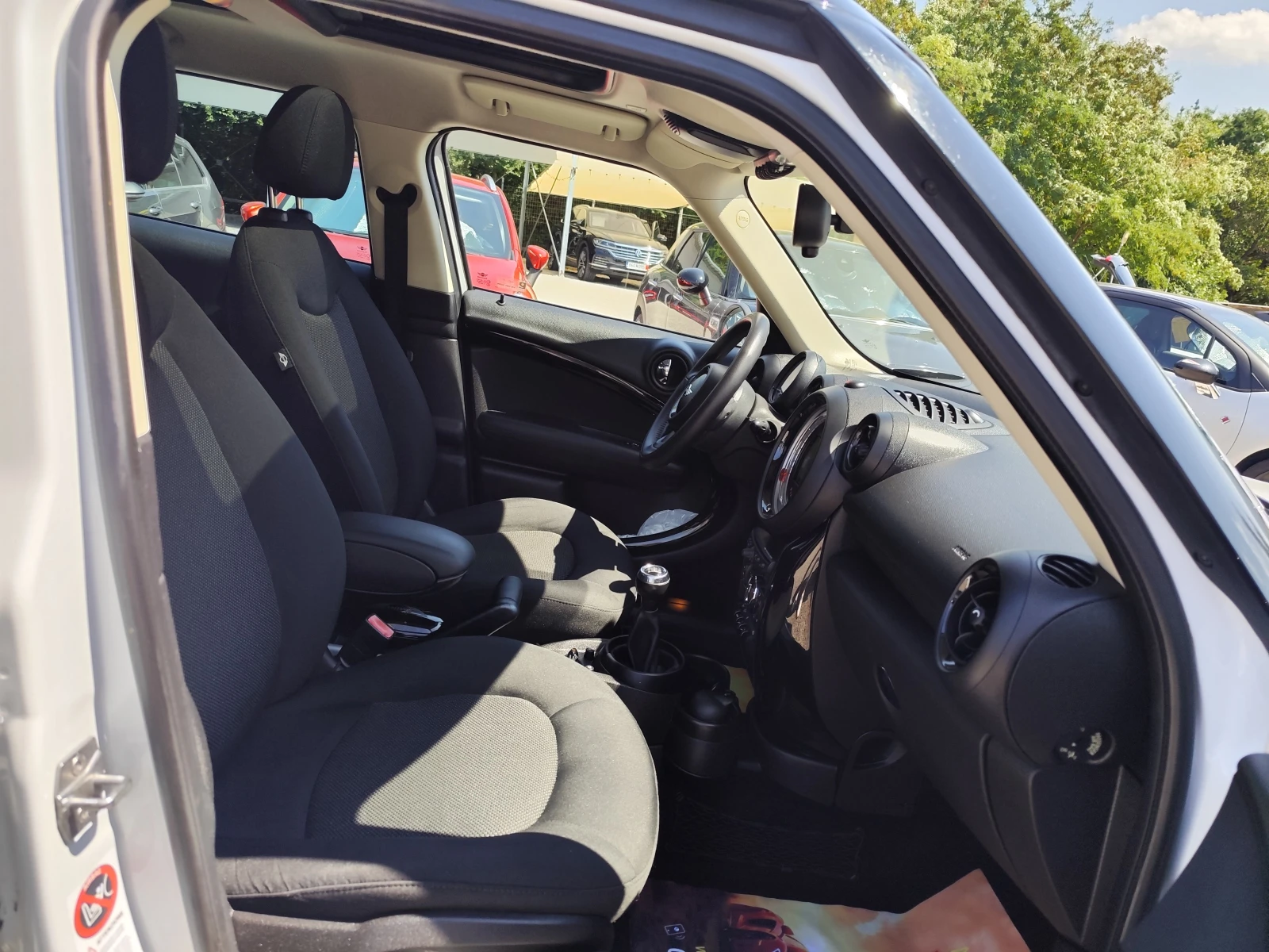 Mini Countryman 1.6D* EURO5B* XENON* NAVI* ПАНОРАМА* , снимка 13 - Автомобили и джипове - 55350704