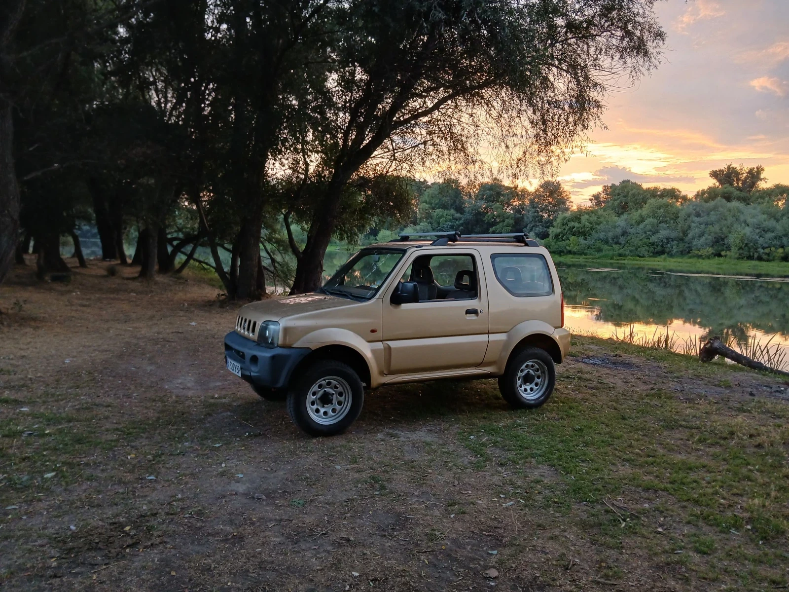 Suzuki Jimny 1.3  80 hp, снимка 1 - Автомобили и джипове - 55430165