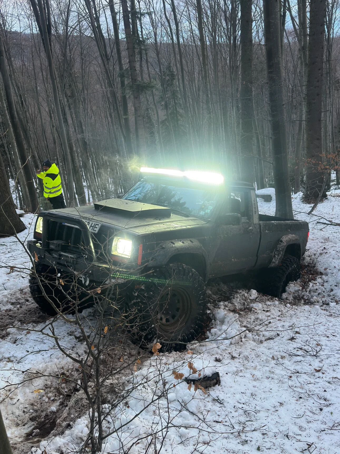 Jeep Cherokee Comanche, снимка 2 - Автомобили и джипове - 55947356