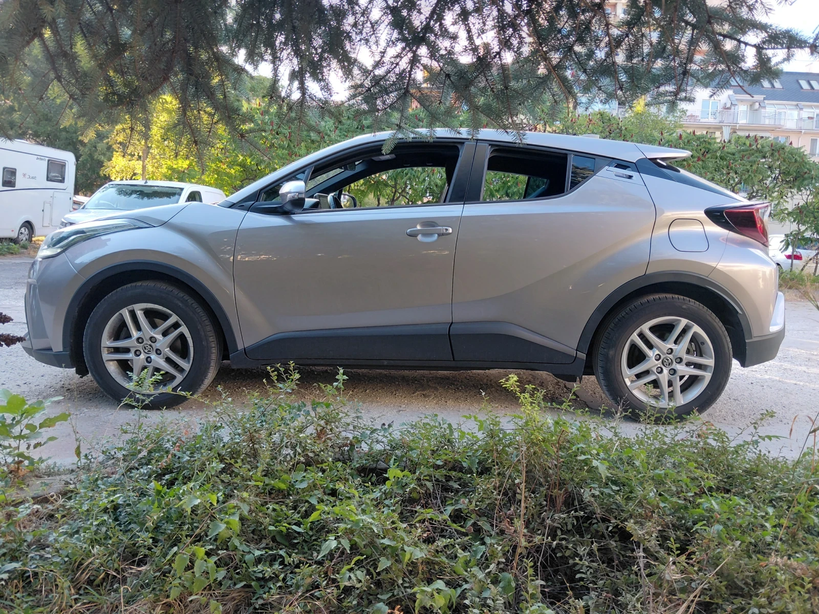 Toyota C-HR бензин, снимка 3 - Автомобили и джипове - 56067387