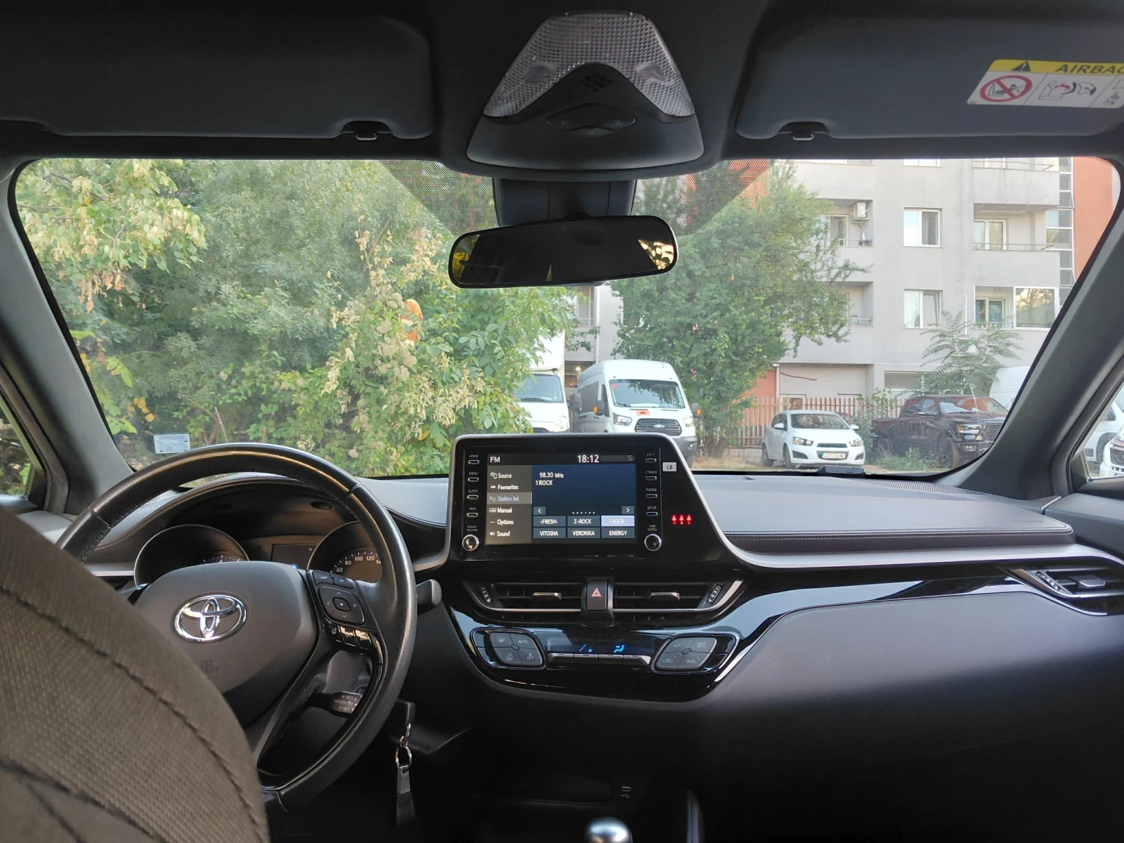 Toyota C-HR бензин, снимка 7 - Автомобили и джипове - 56067387