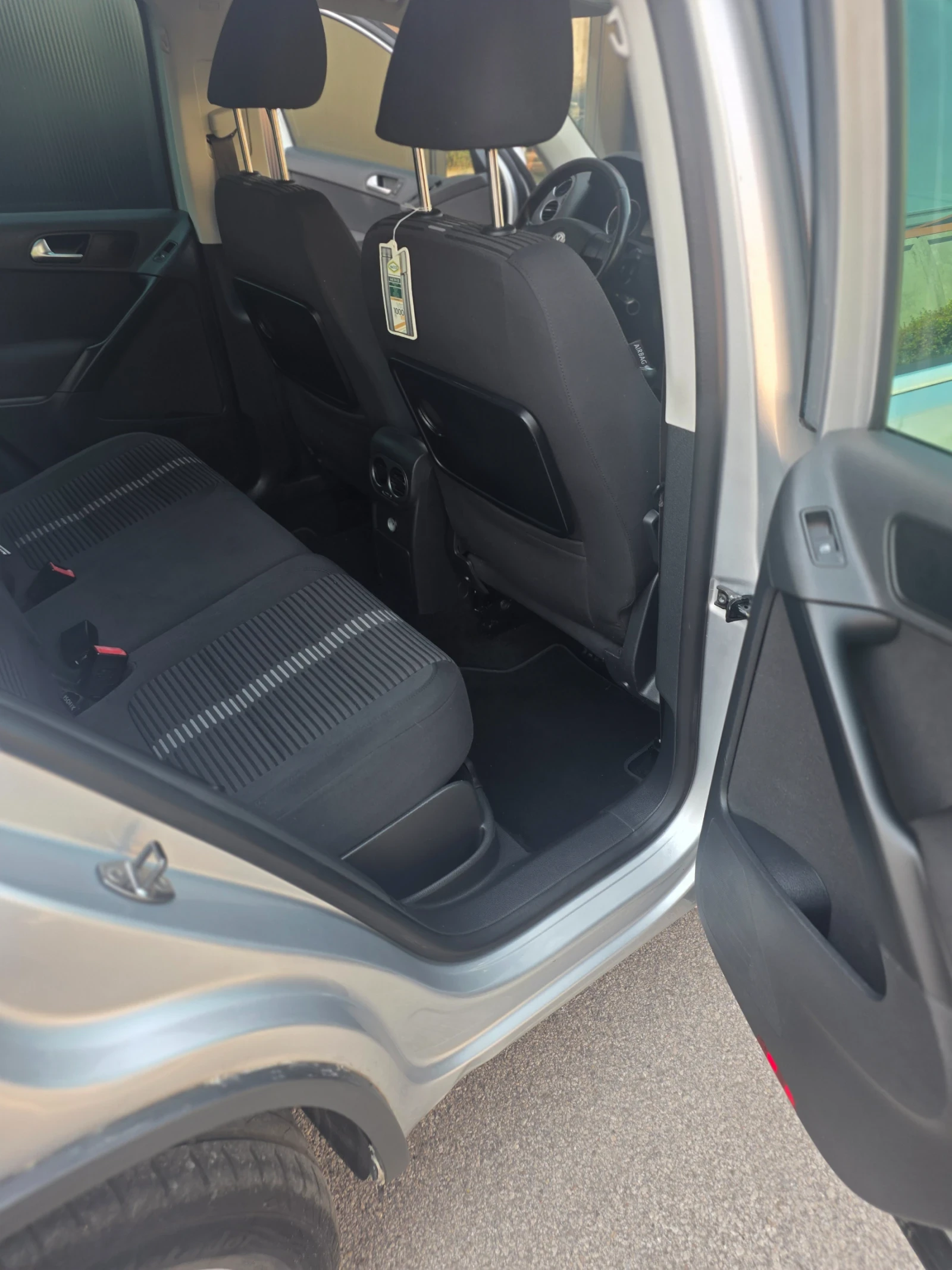 VW Tiguan, снимка 11 - Автомобили и джипове - 56103399