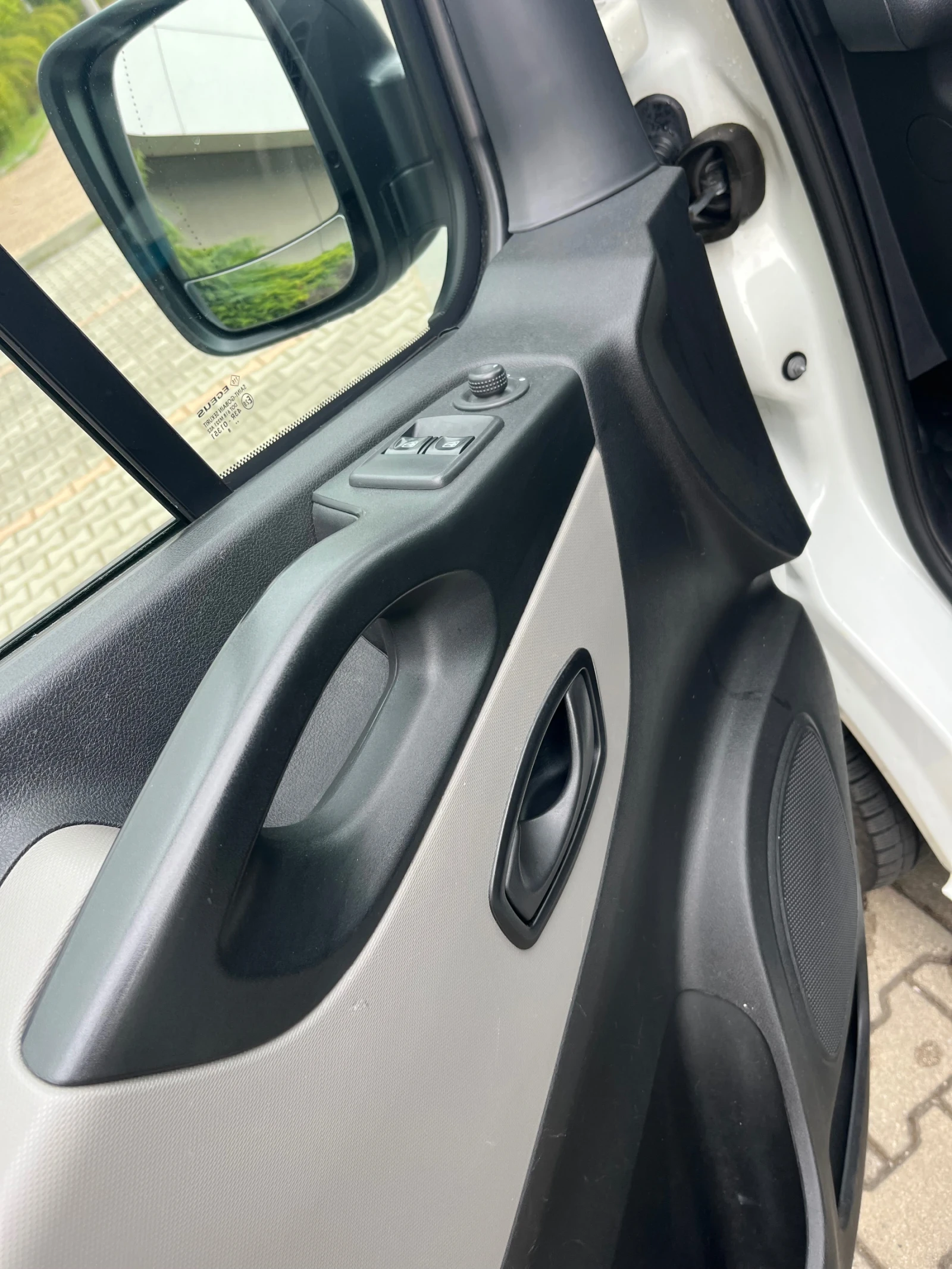 Renault Trafic Хладилен до -20С Evro6, снимка 11 - Бусове и автобуси - 54484104