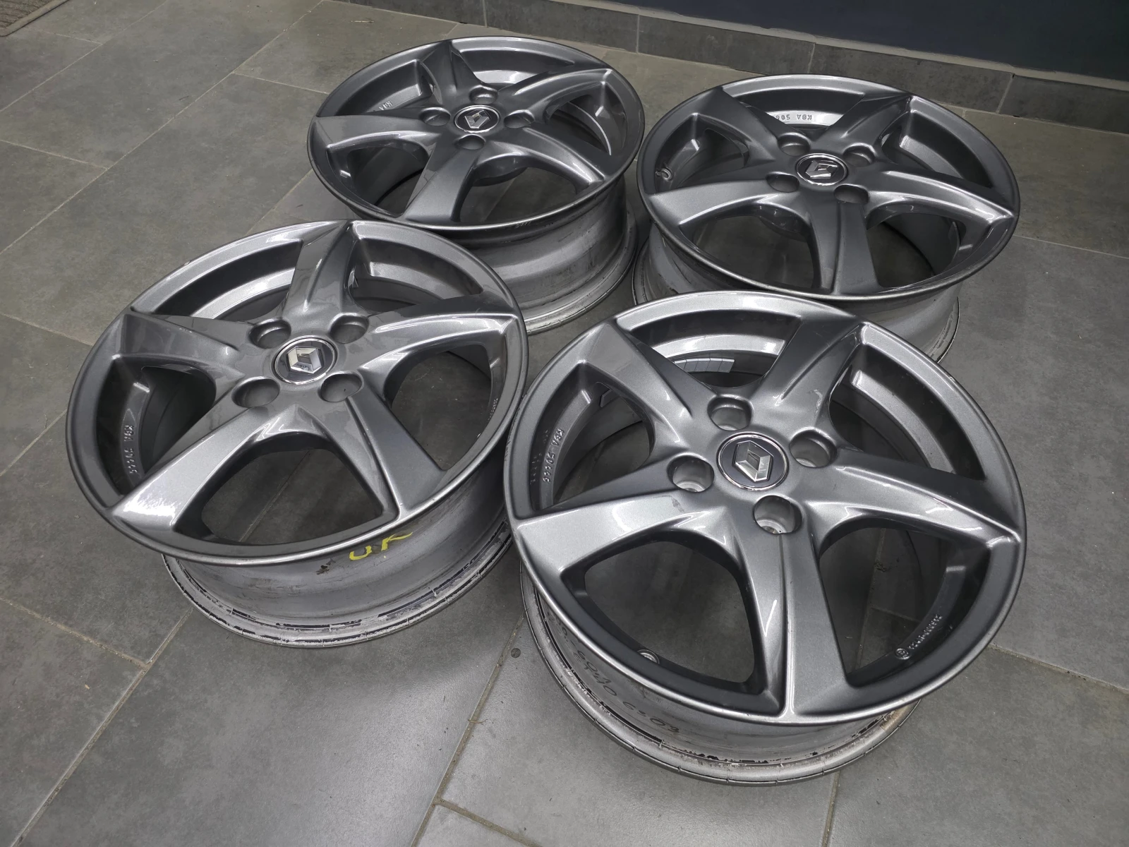 ������ | Mobile.bg � ����������� 4