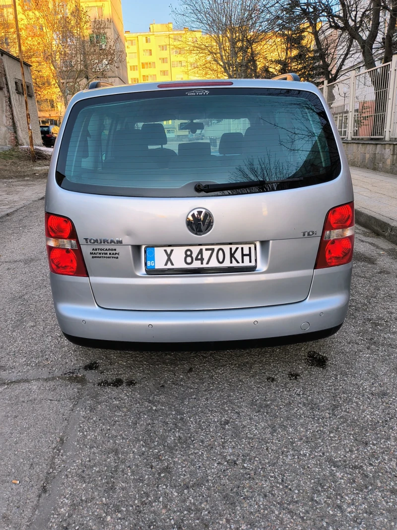 VW Touran, снимка 2 - Автомобили и джипове - 49426567