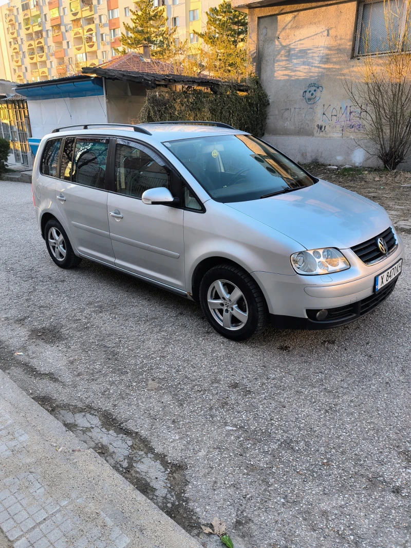 VW Touran, снимка 10 - Автомобили и джипове - 49426567