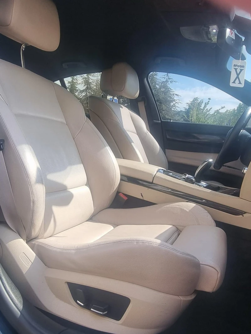 BMW 730 М-Пакет 3.0D, снимка 8 - Автомобили и джипове - 51386594