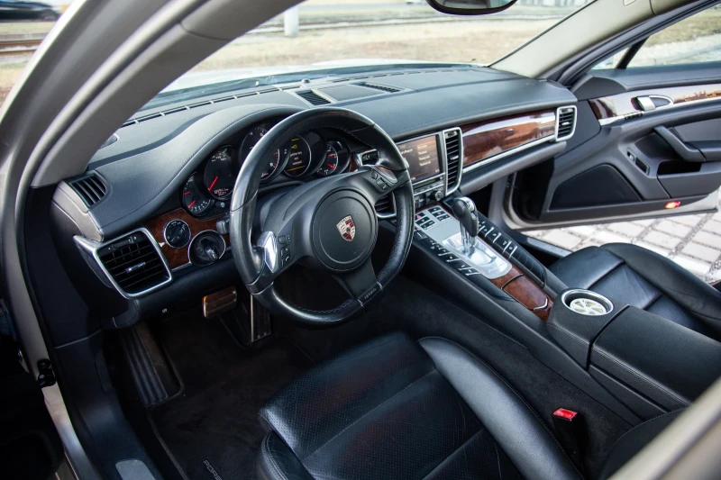 Porsche Panamera 4, снимка 10 - Автомобили и джипове - 51635108