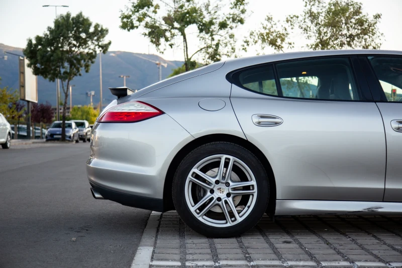 Porsche Panamera 4, снимка 14 - Автомобили и джипове - 51635108