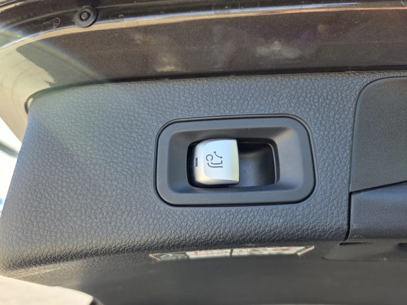 Mercedes-Benz C 220, снимка 12 - Автомобили и джипове - 51914814