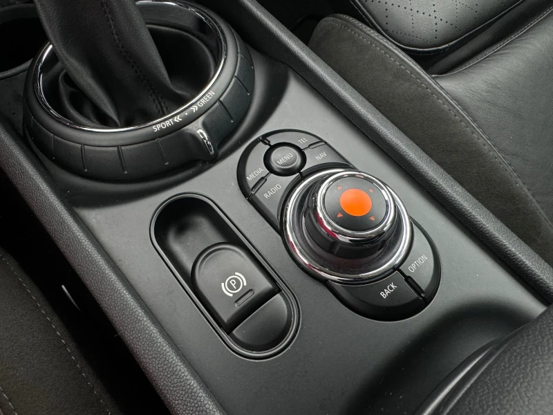 Mini Clubman 2.0D NAVI, снимка 16 - Автомобили и джипове - 51935073