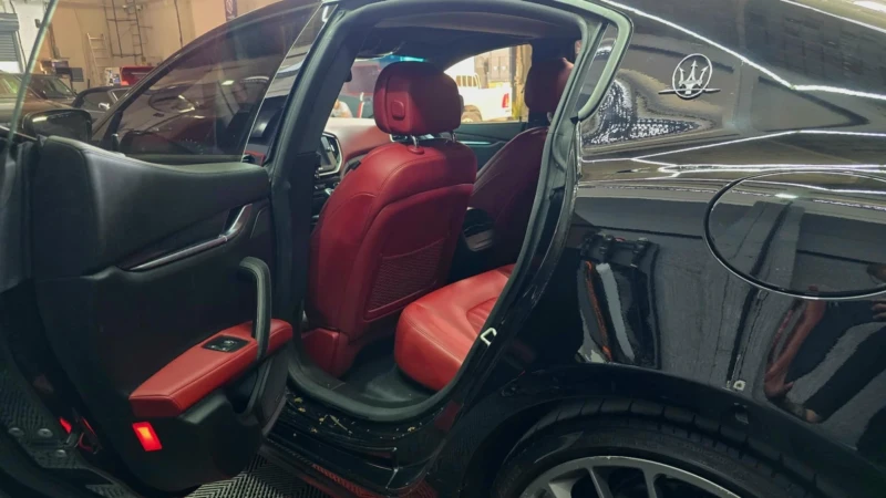 Maserati Ghibli SQ4 3.0 V6 BITURBO 4X4, Carbon, 57000реални киломе, снимка 9 - Автомобили и джипове - 51955865