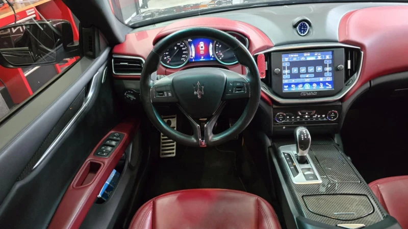 Maserati Ghibli SQ4 3.0 V6 BITURBO 4X4, Carbon, 57000реални киломе, снимка 8 - Автомобили и джипове - 51955865