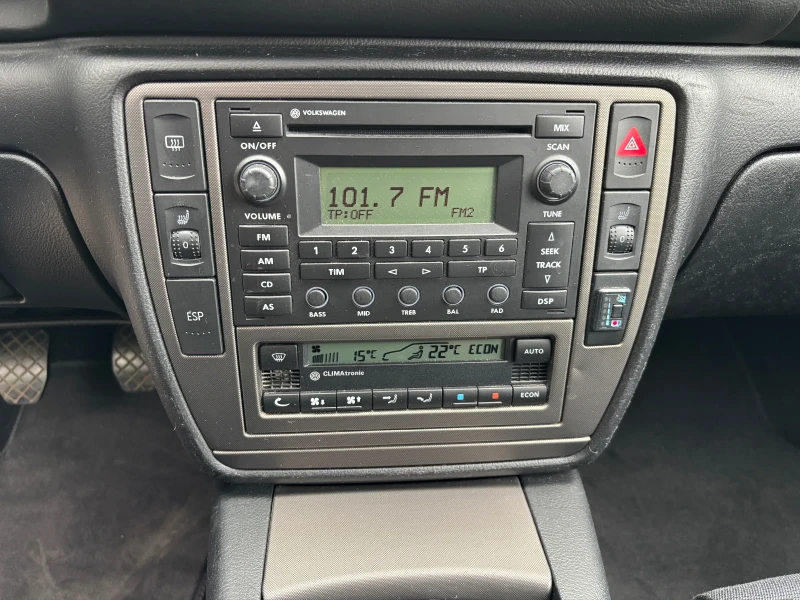 VW Passat 1.8 Turbo, снимка 11 - Автомобили и джипове - 52535276