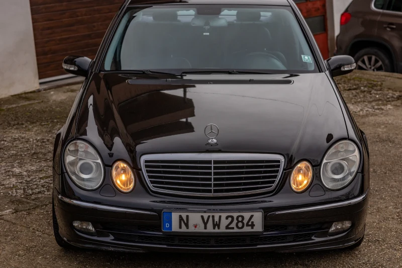 Mercedes-Benz E 220, снимка 6 - Автомобили и джипове - 52681963