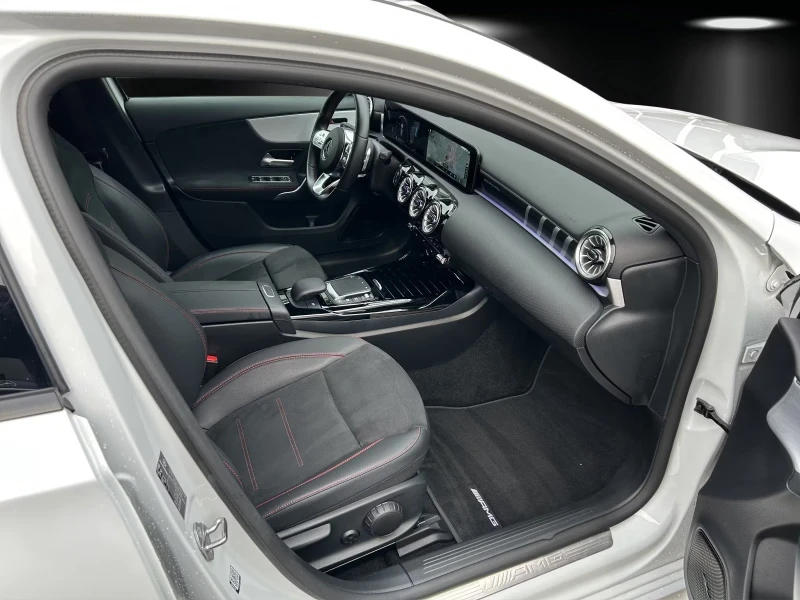Mercedes-Benz A45 AMG 4MATIC/387HP/NIGHT/DISTR./LED/NAVI/CAM/656g, снимка 11 - Автомобили и джипове - 52693157