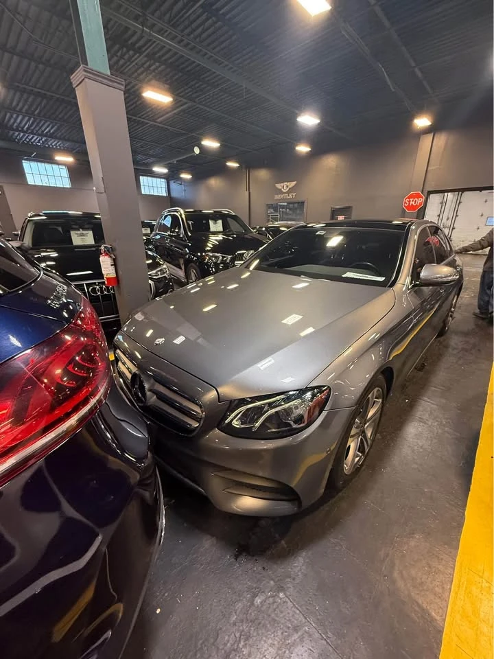 Mercedes-Benz E 300 * CARFAX * ФИНАНСИРАНЕ 