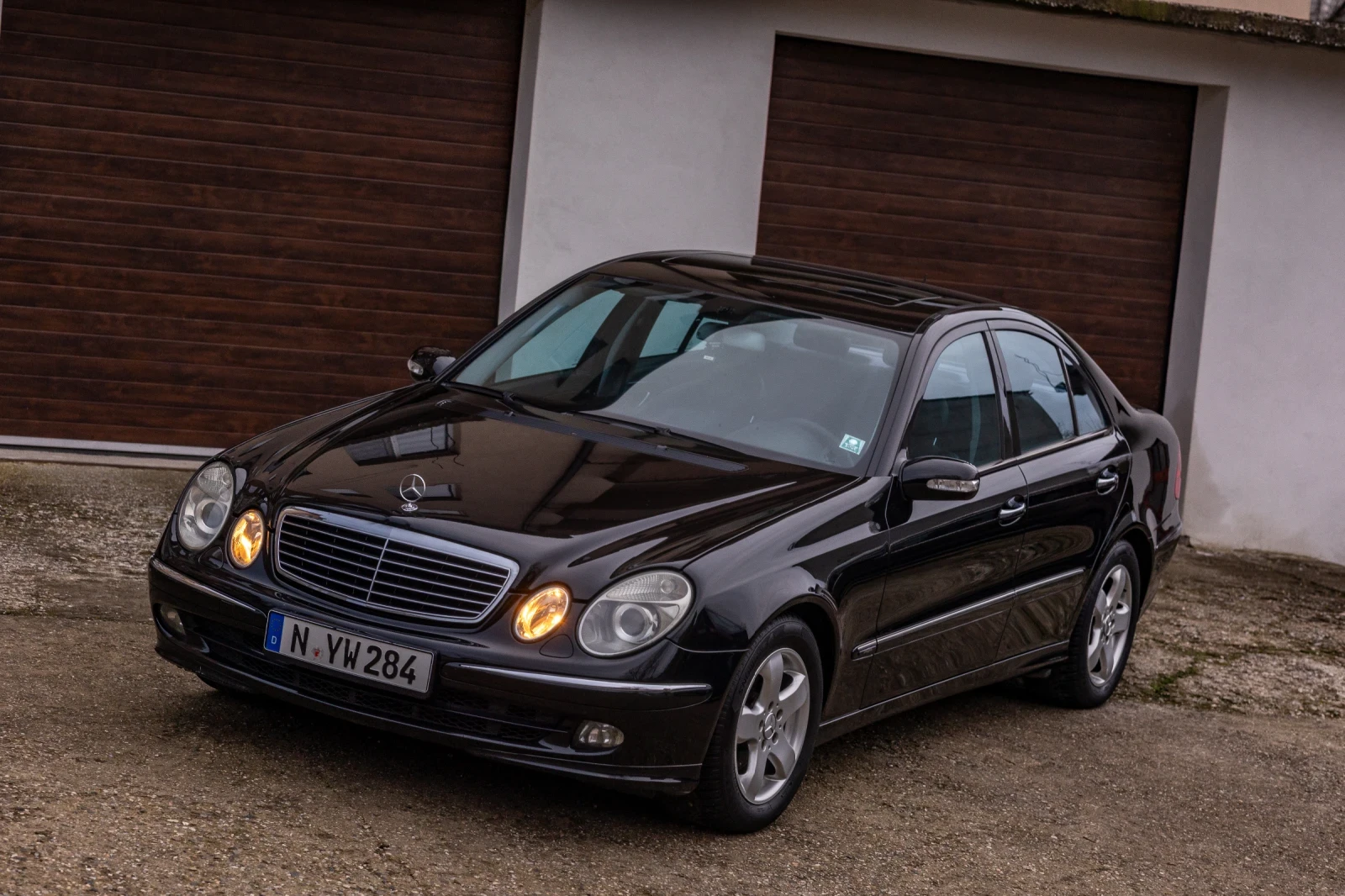 Mercedes-Benz E 220, снимка 1