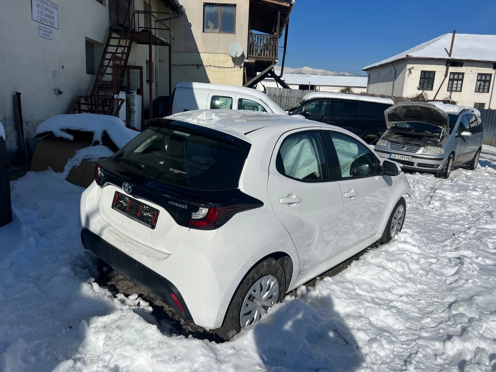 Toyota Yaris 1.5HYBRID - изображение 7
