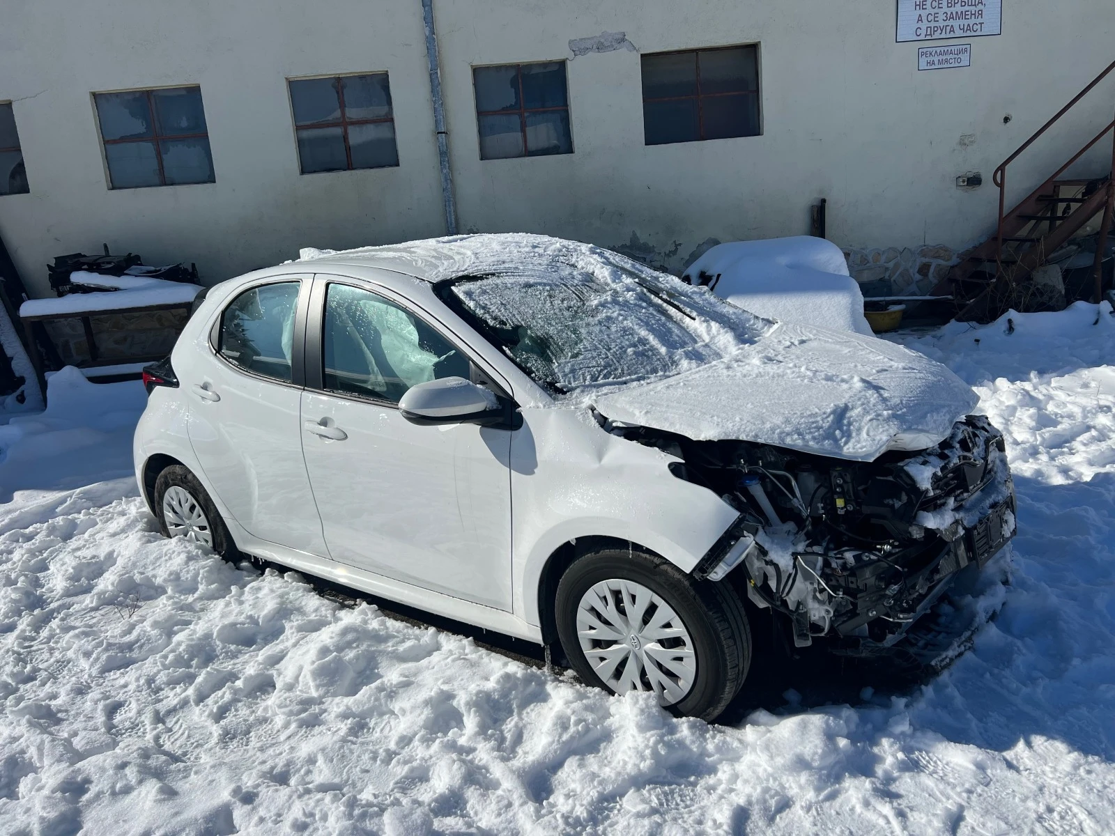Toyota Yaris 1.5HYBRID - изображение 2