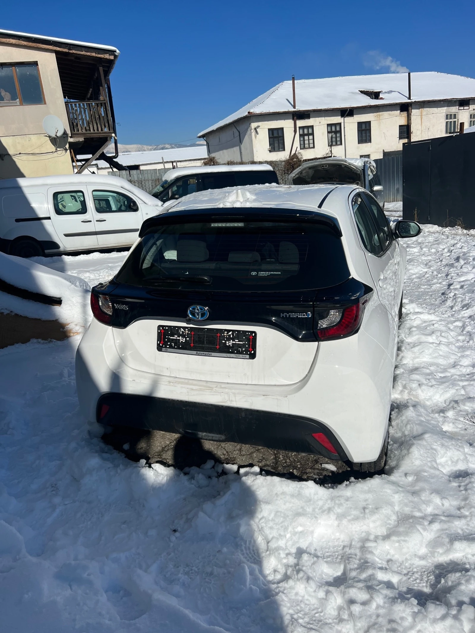 Toyota Yaris 1.5HYBRID - изображение 4