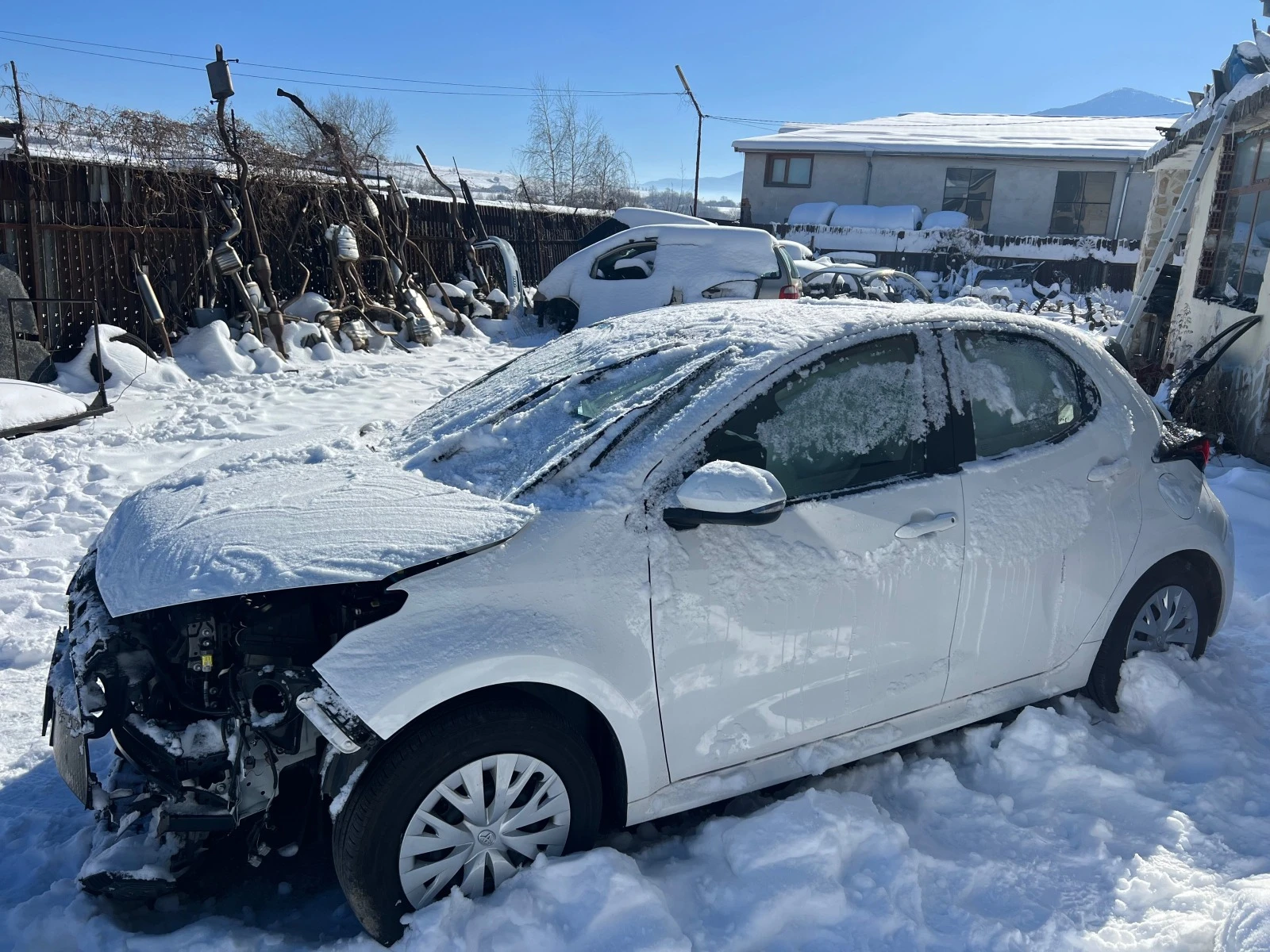 Toyota Yaris 1.5HYBRID - изображение 3