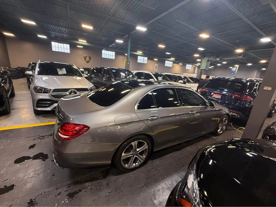 Mercedes-Benz E 300 * CARFAX * ФИНАНСИРАНЕ  - изображение 4