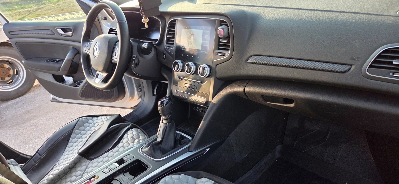 Renault Megane 4, снимка 11 - Автомобили и джипове - 53821624