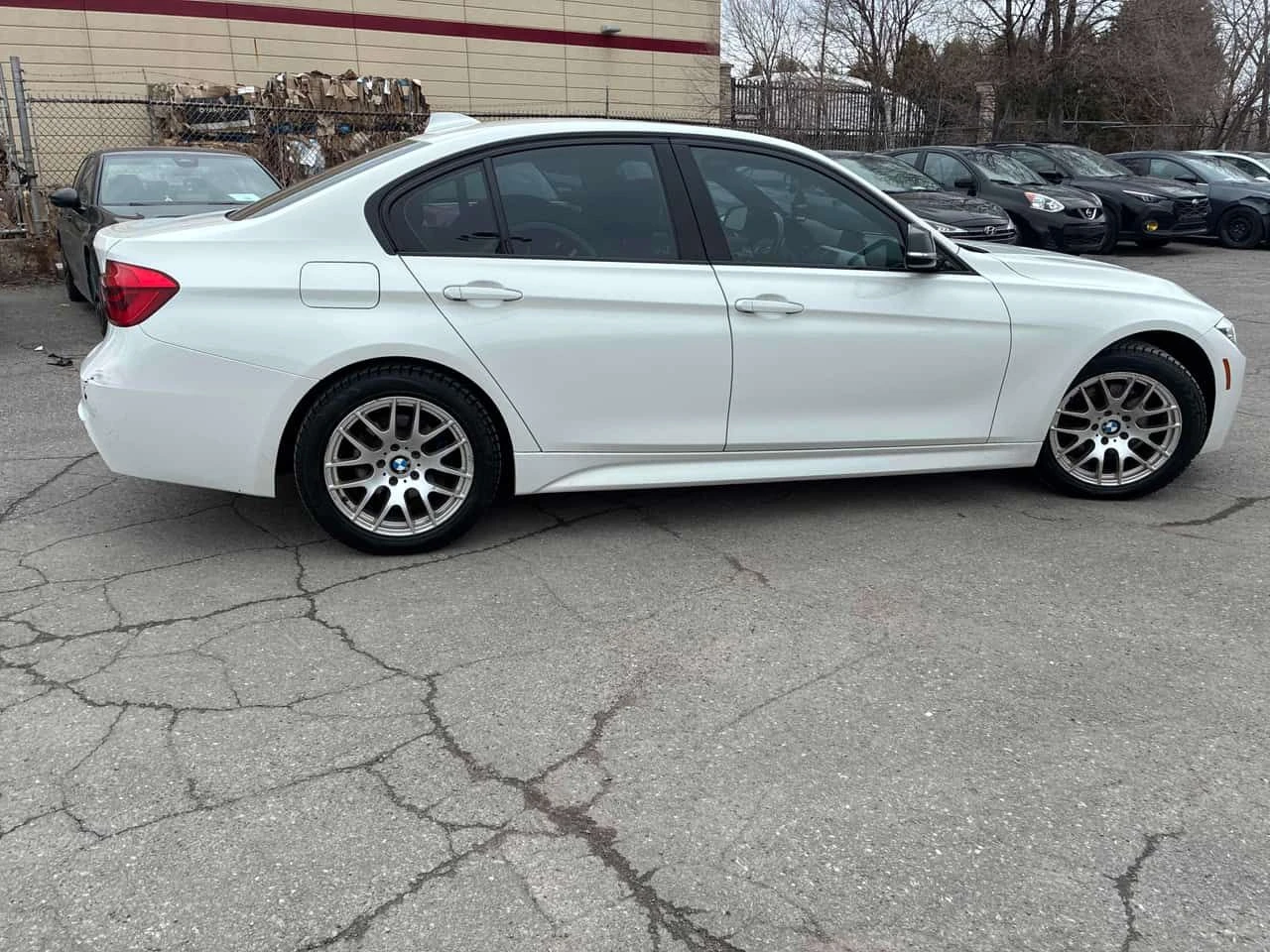 BMW 328 d xDrive/CARFAX/ШИБИДАХ/ВТОРИ ГУМИ И ДЖАНТИ, снимка 4 - Автомобили и джипове - 54078492