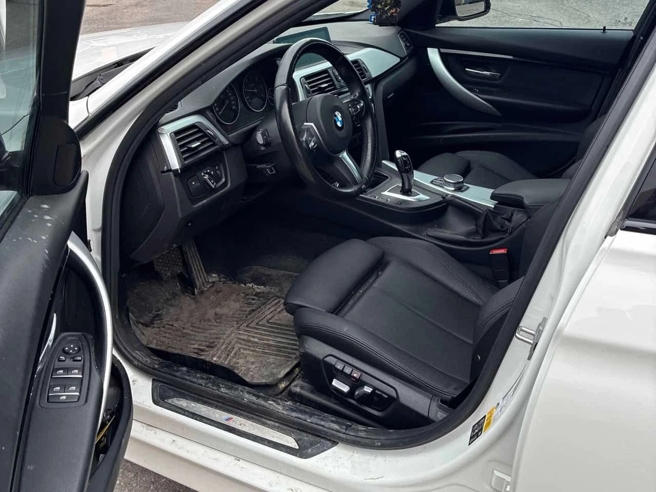 BMW 328 d xDrive/CARFAX/ШИБИДАХ/ВТОРИ ГУМИ И ДЖАНТИ, снимка 10 - Автомобили и джипове - 54078492