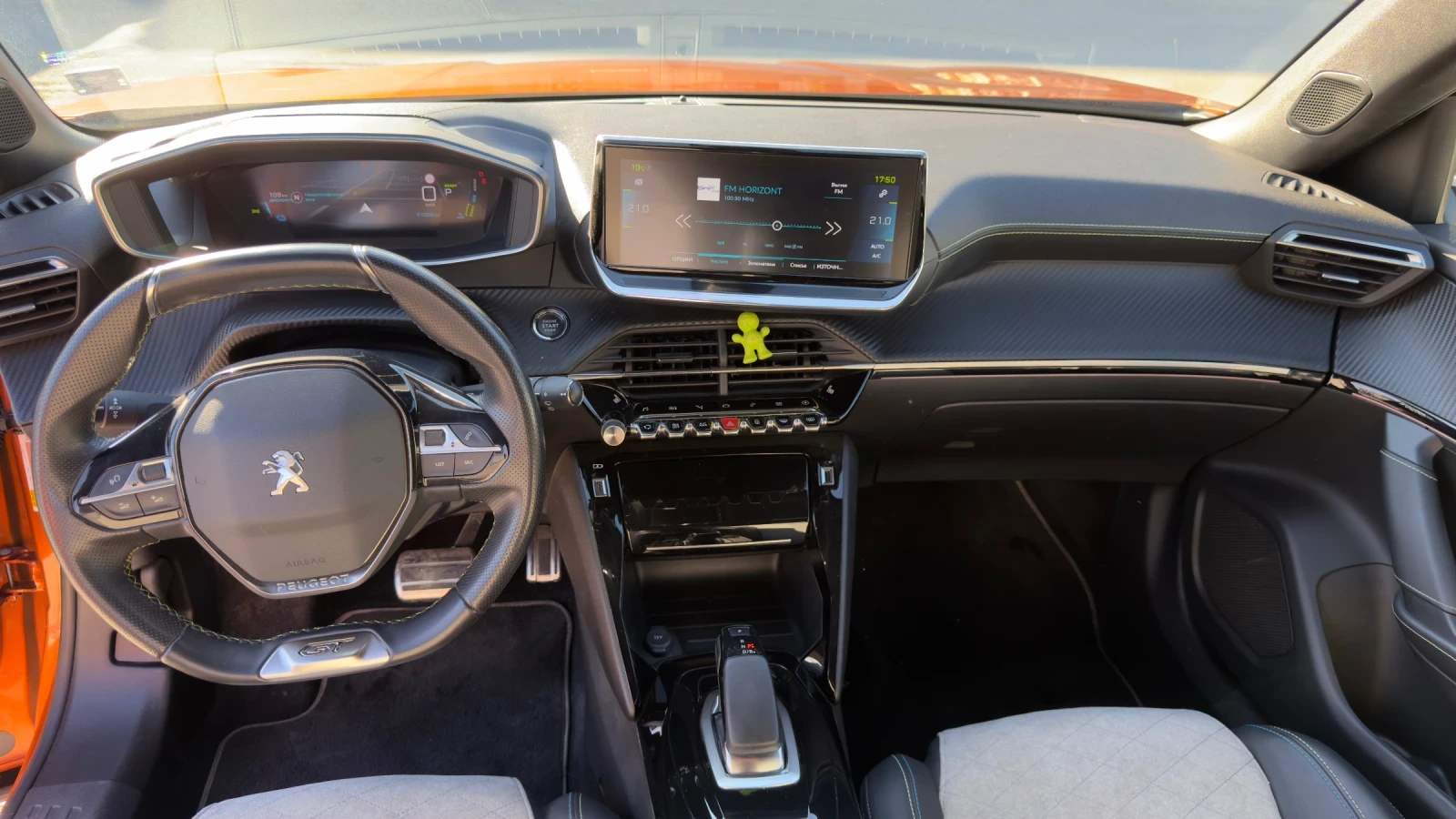 Peugeot 2008 GT, снимка 12 - Автомобили и джипове - 54100947