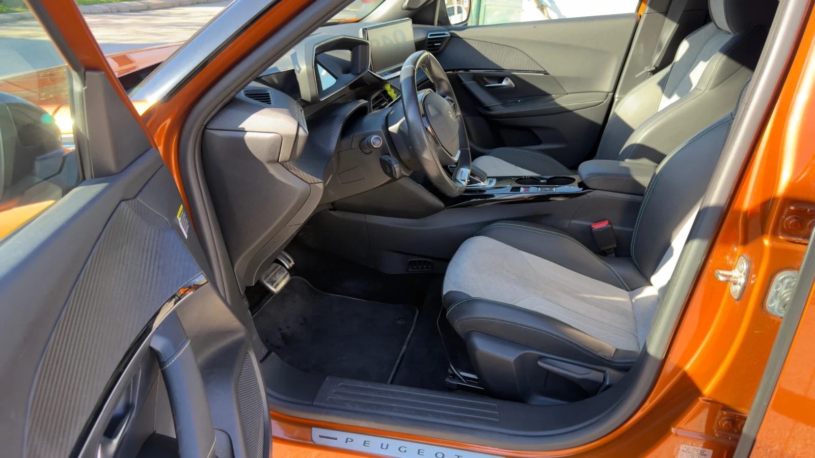 Peugeot 2008 GT, снимка 8 - Автомобили и джипове - 54100947