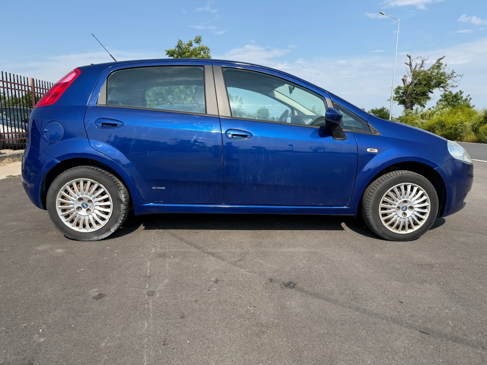 Fiat Punto Grande Punto 1.4 78к.с. / Клима, снимка 2 - Автомобили и джипове - 54803861
