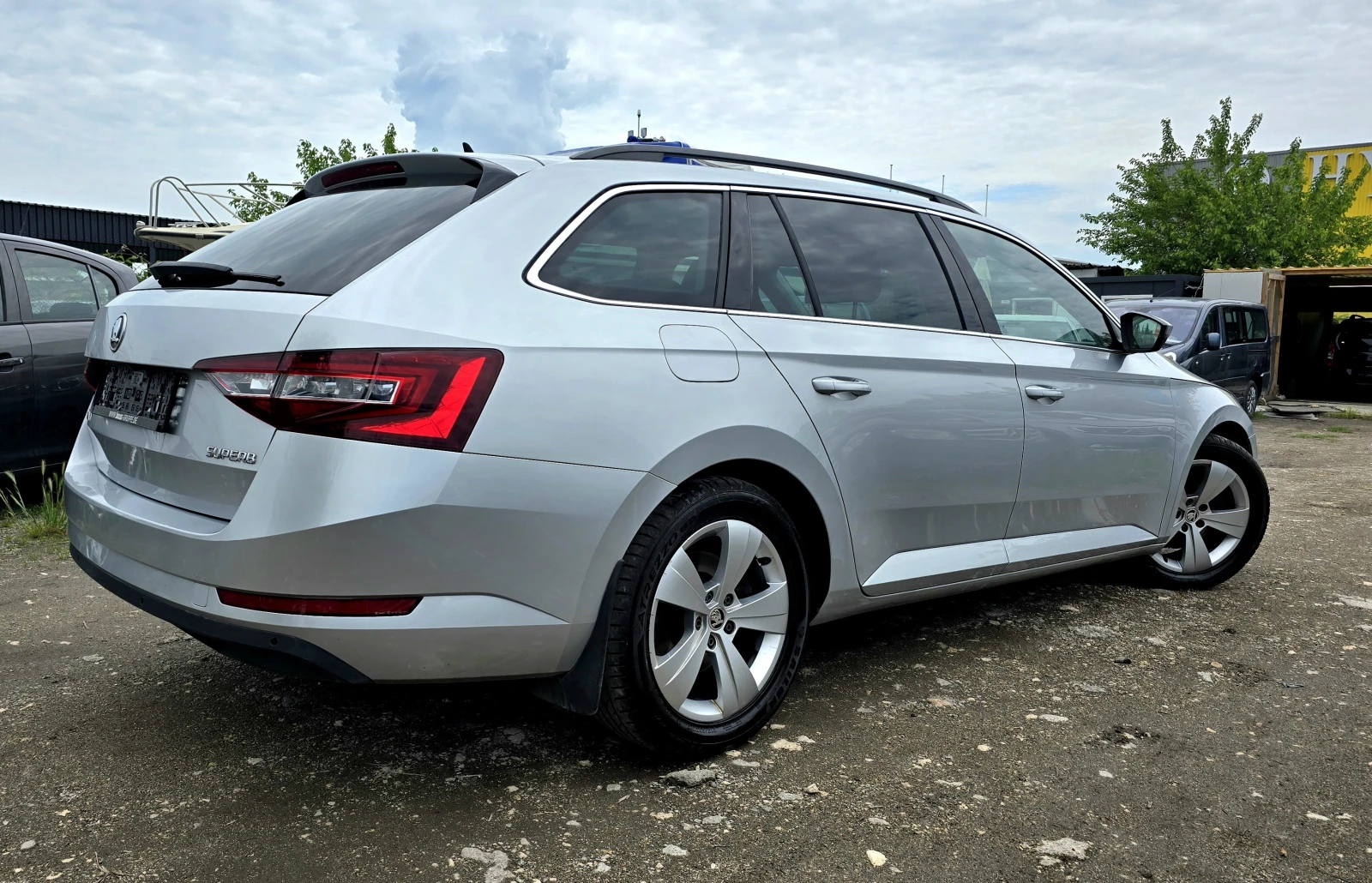 Skoda Superb КАТО НОВ/DISTRONIK/2.0tdi/150hp, снимка 4 - Автомобили и джипове - 54909914