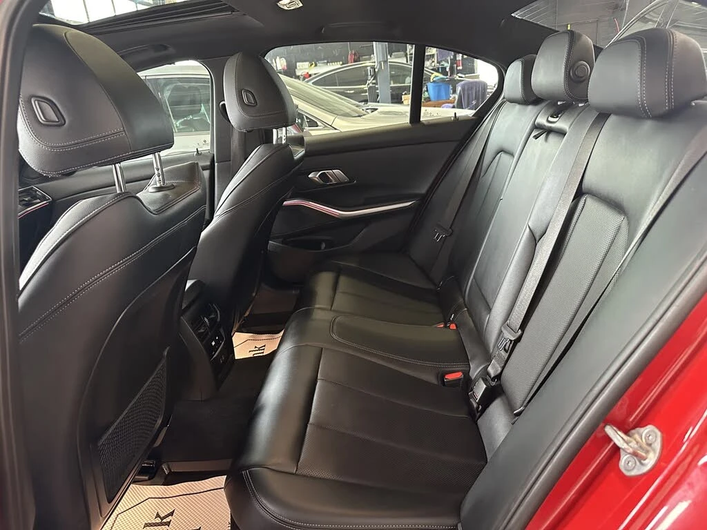 BMW 330  xDrive * АвтоКредит* (ЦЕНА ДО БГ), снимка 15 - Автомобили и джипове - 54949050