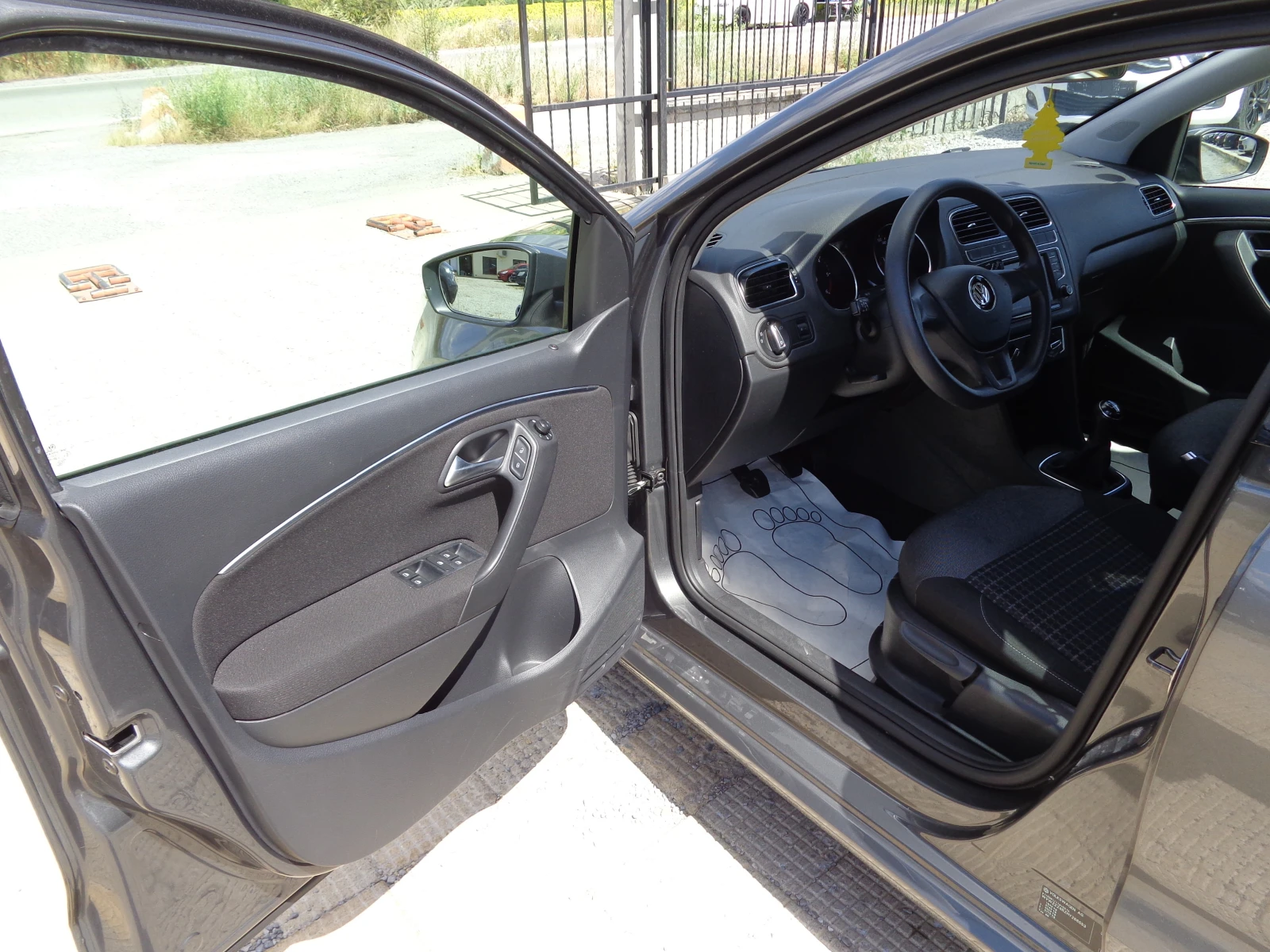 VW Polo 1.4 TDI 90hp EURO 6, снимка 9 - Автомобили и джипове - 55163726