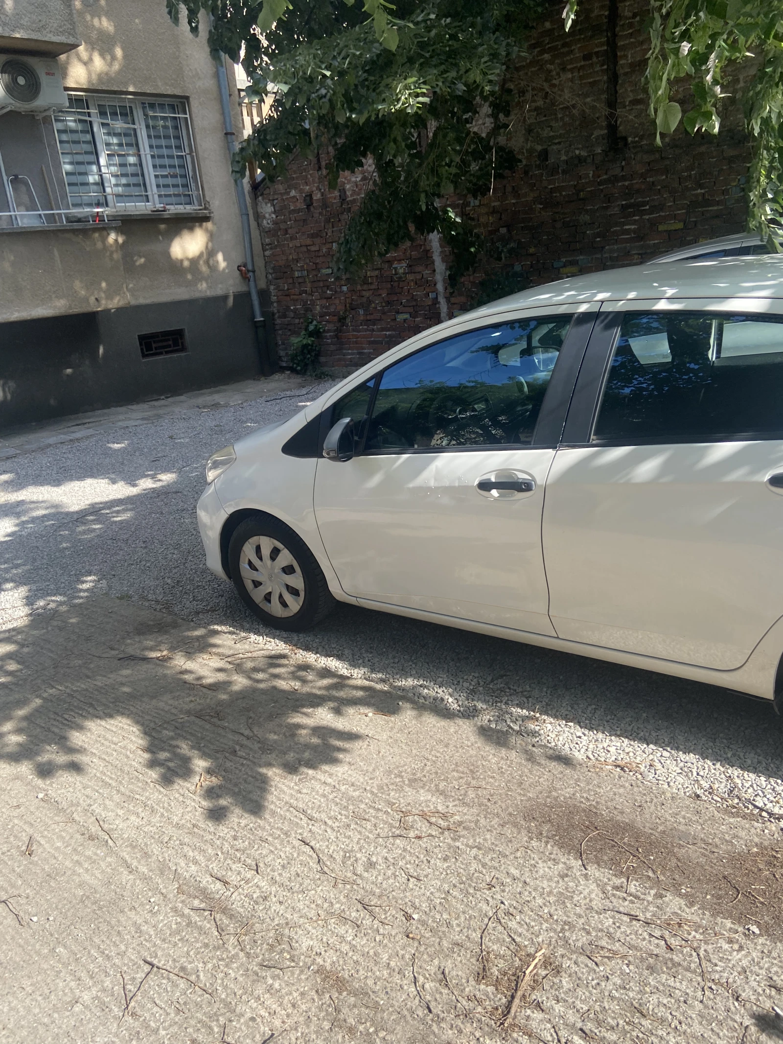 Toyota Yaris, снимка 4 - Автомобили и джипове - 55234549