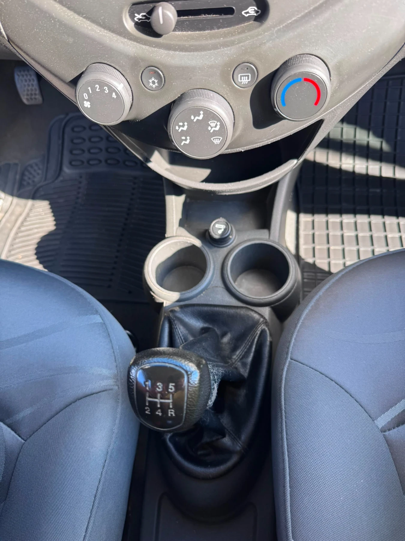 Chevrolet Spark, снимка 14 - Автомобили и джипове - 55343592