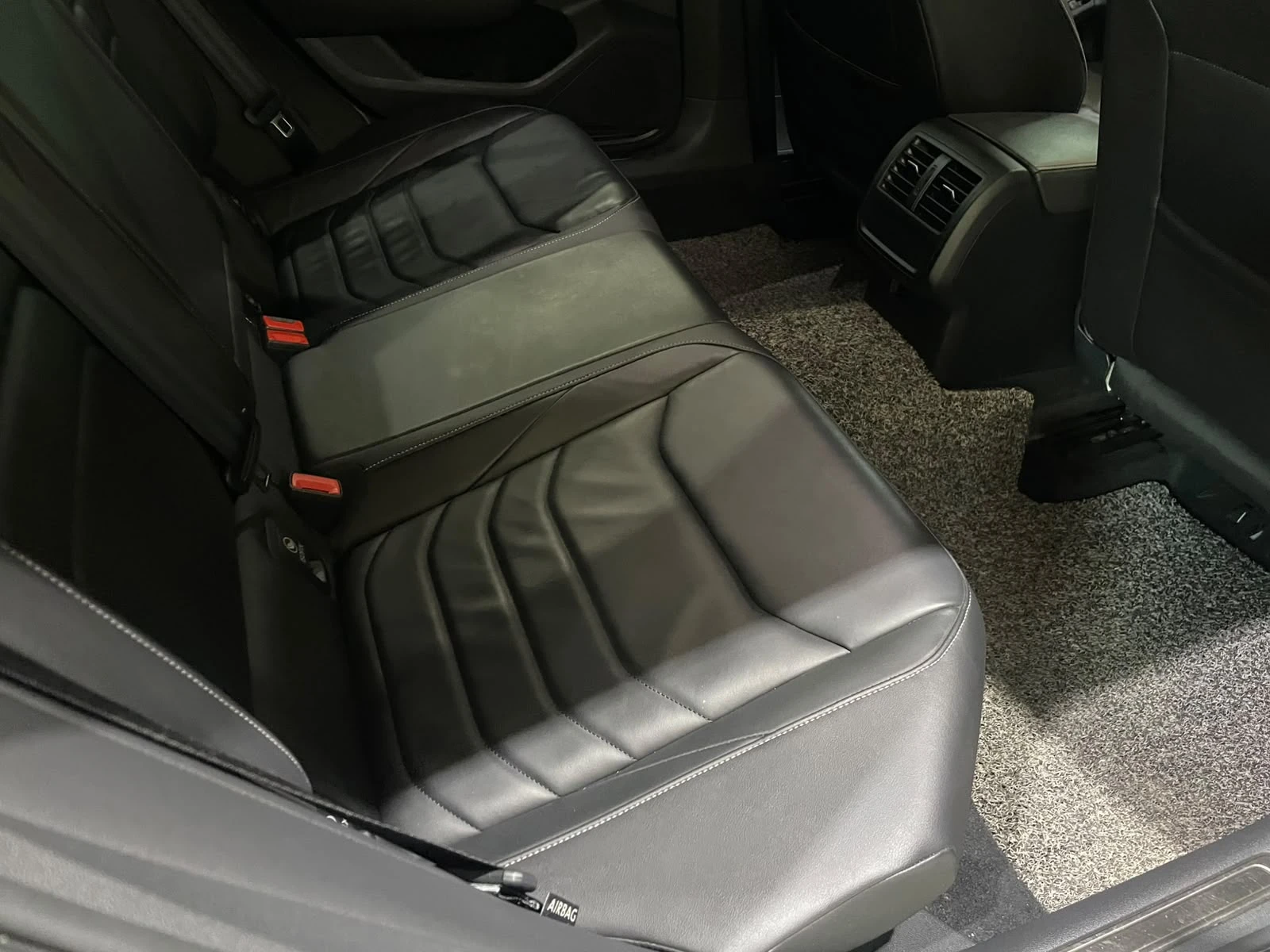 VW Arteon 2.0 TDI ! Premium !, снимка 10 - Автомобили и джипове - 55704084