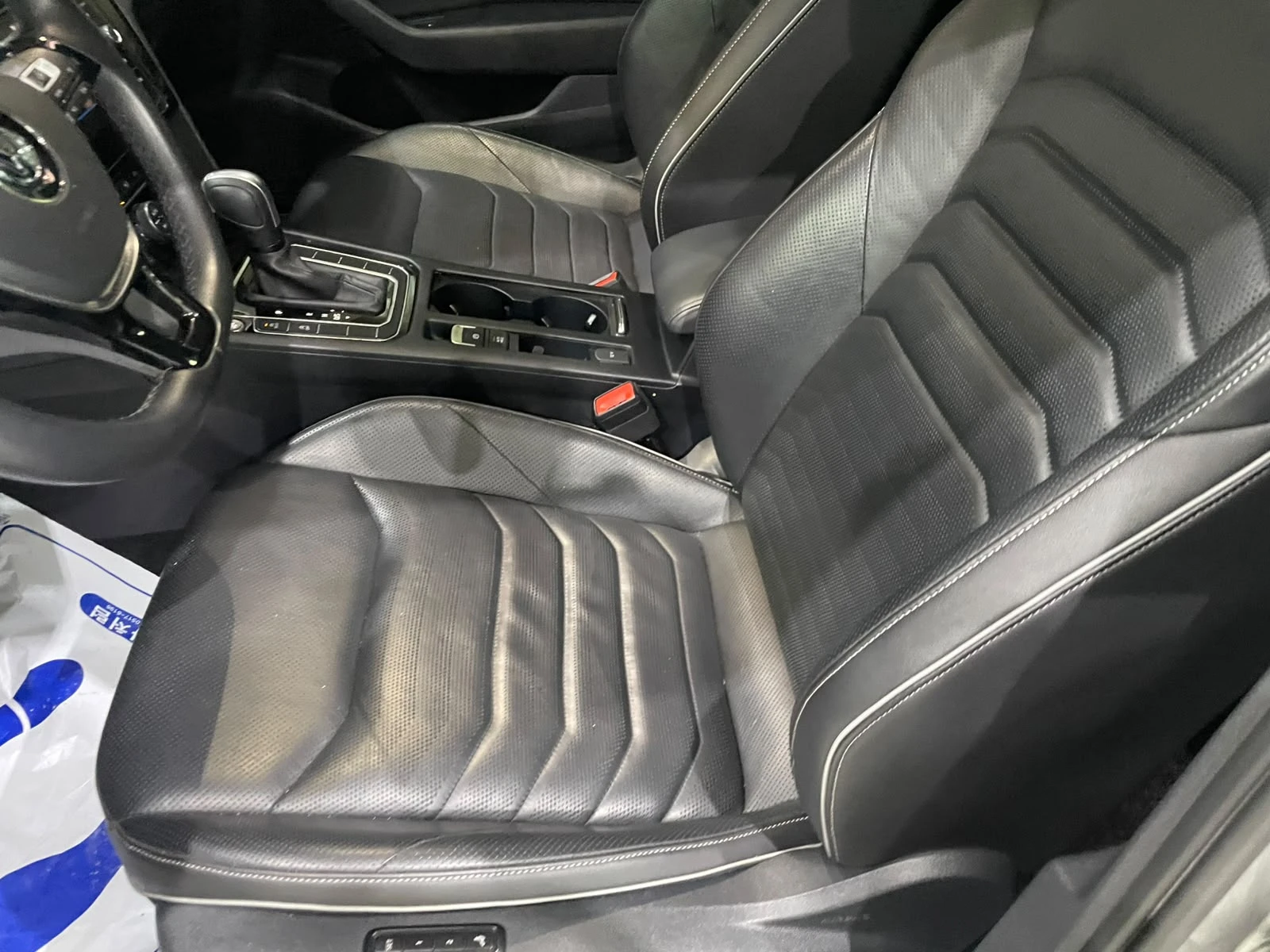 VW Arteon 2.0 TDI ! Premium !, снимка 5 - Автомобили и джипове - 55704084
