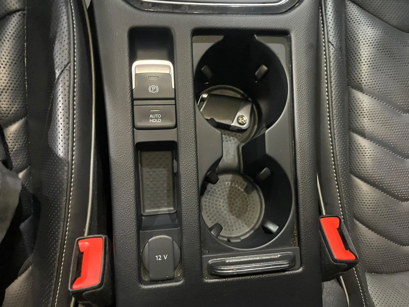 VW Arteon 2.0 TDI ! Premium !, снимка 14 - Автомобили и джипове - 55704084