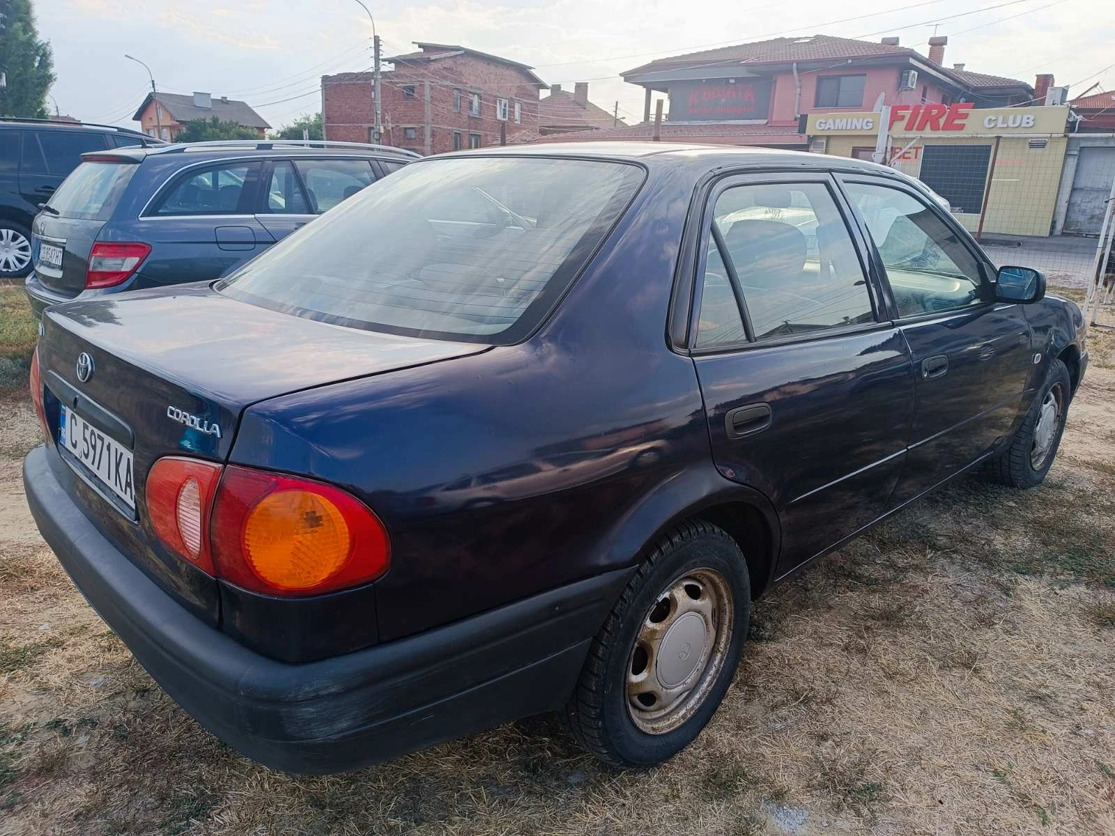 Toyota Corolla 1.4i 16V, снимка 4 - Автомобили и джипове - 56122811