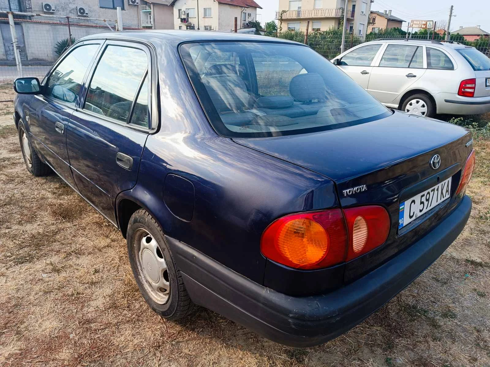 Toyota Corolla 1.4i 16V, снимка 3 - Автомобили и джипове - 56122811